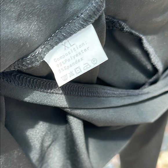 Dance Class Top XL Stylish Black Long Sleeve Top w/Crisscross Details & Cutout - Picture 8 of 8